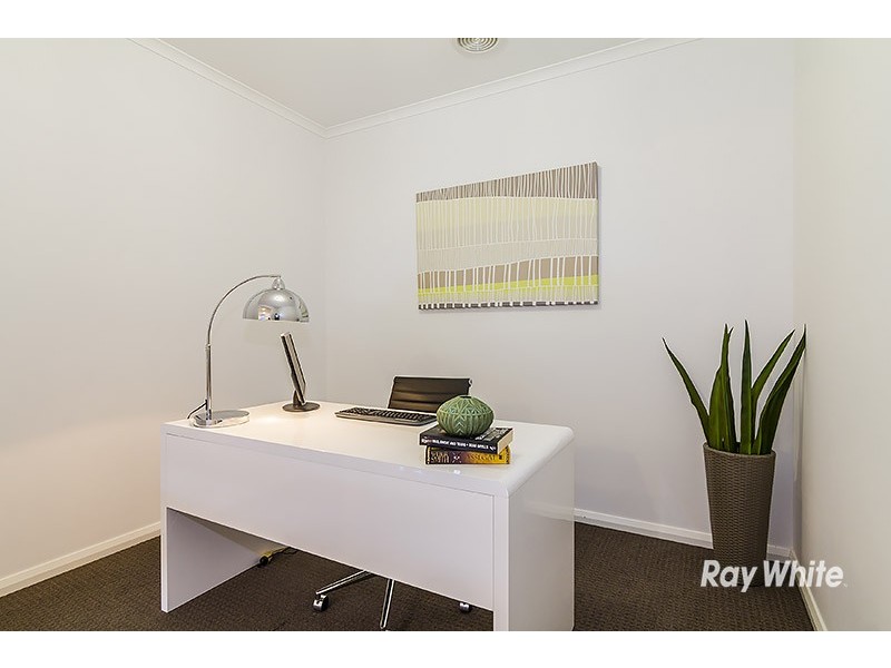 6 Gregson Grove, Lyndhurst VIC 3975