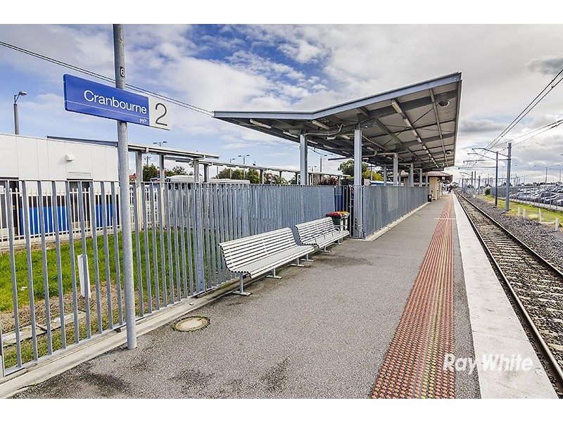 30 Spearwood Rise, Cranbourne West VIC 3977