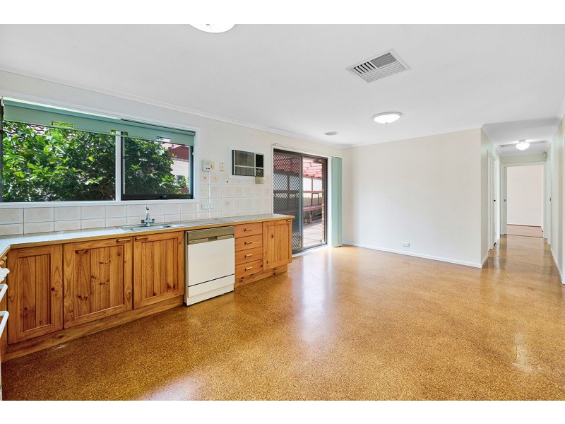 28 Wallace Road, Cranbourne VIC 3977