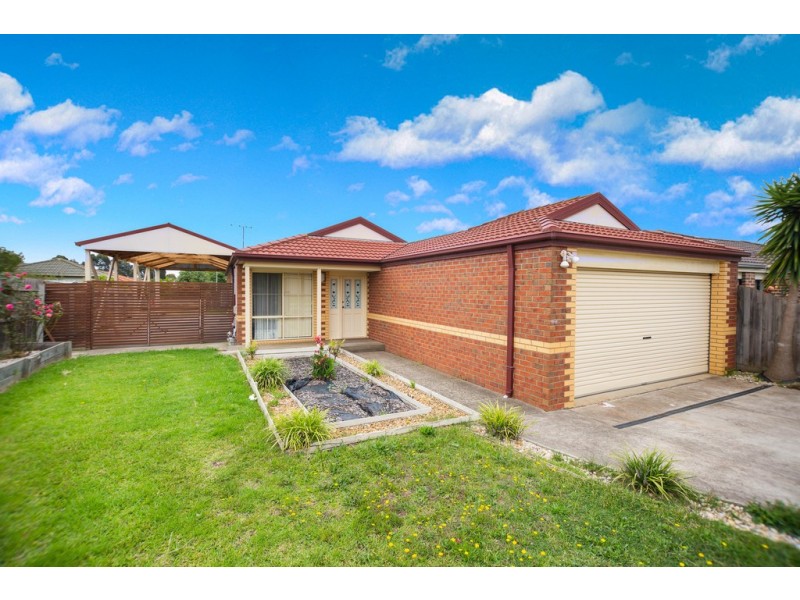 63 Scarborough Avenue, Cranbourne West VIC 3977