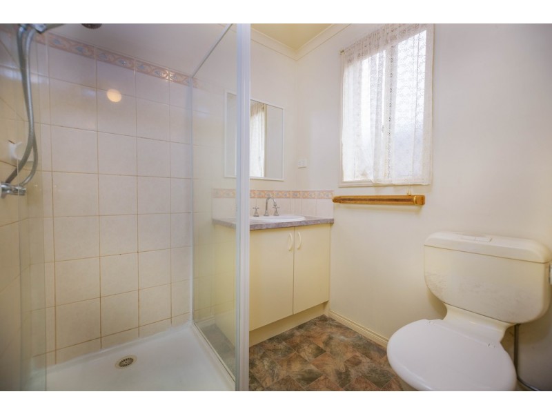 63 Scarborough Avenue, Cranbourne West VIC 3977