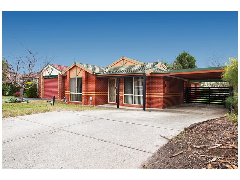 19 Adelaide Close, Berwick VIC 3806