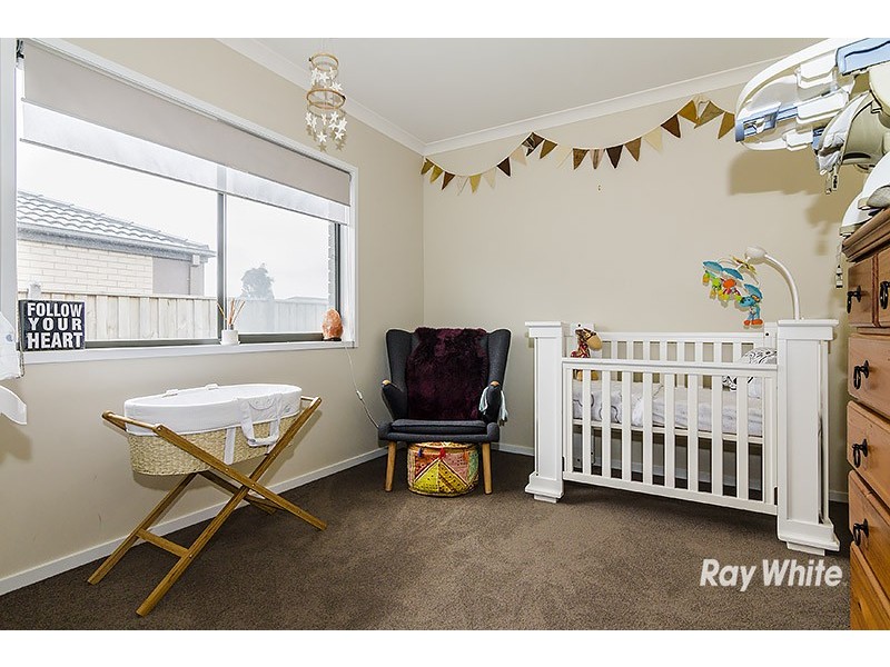 32 Quarters Boulevard, Cranbourne West VIC 3977