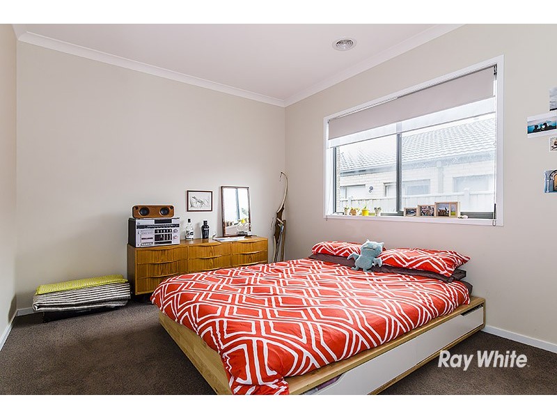 32 Quarters Boulevard, Cranbourne West VIC 3977