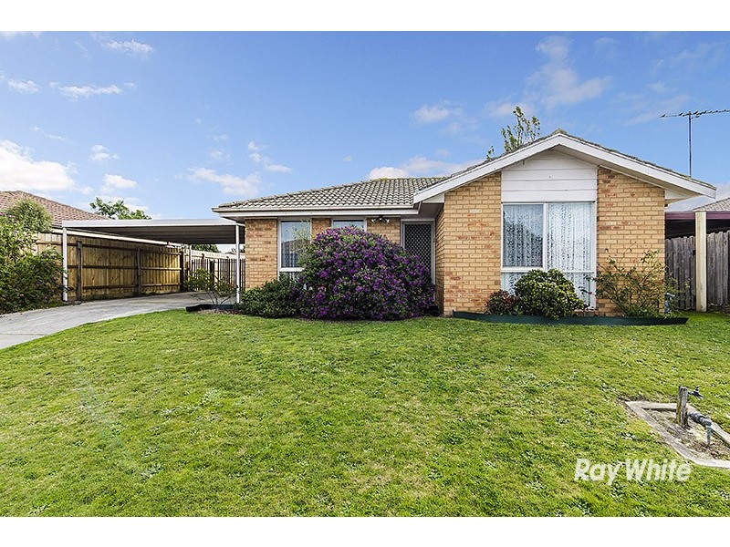 9 Maltravers Crescent, Cranbourne North VIC 3977