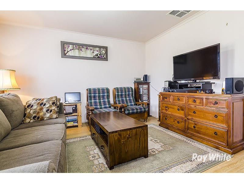 9 Maltravers Crescent, Cranbourne North VIC 3977