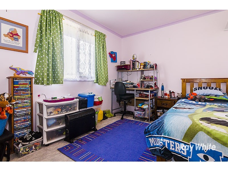 9 Maltravers Crescent, Cranbourne North VIC 3977