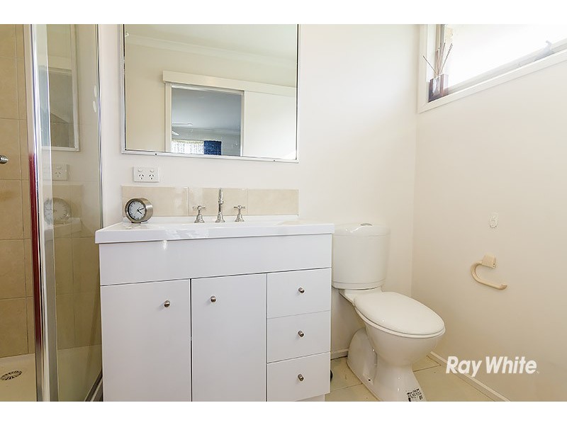 9 Maltravers Crescent, Cranbourne North VIC 3977