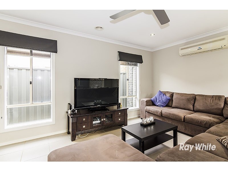 14 Frogmore Lane, Cranbourne North VIC 3977