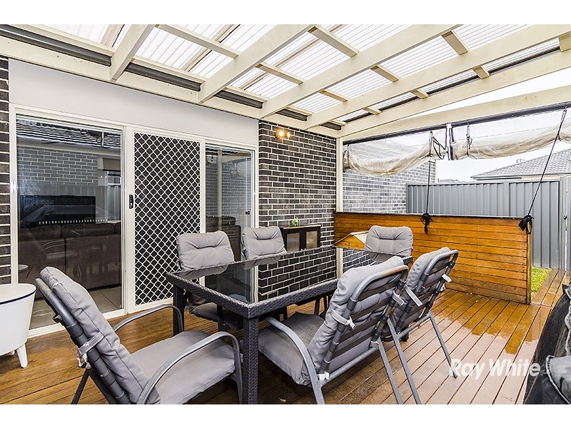 14 Frogmore Lane, Cranbourne North VIC 3977