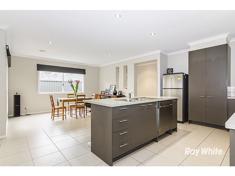 14 Frogmore Lane, Cranbourne North VIC 3977