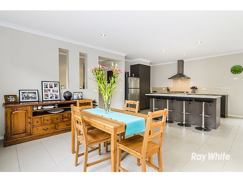14 Frogmore Lane, Cranbourne North VIC 3977