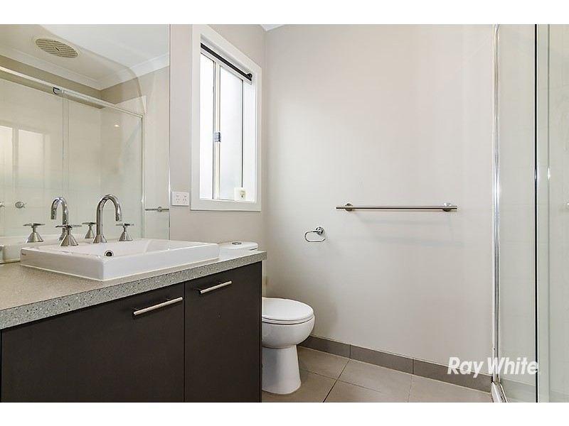 14 Frogmore Lane, Cranbourne North VIC 3977