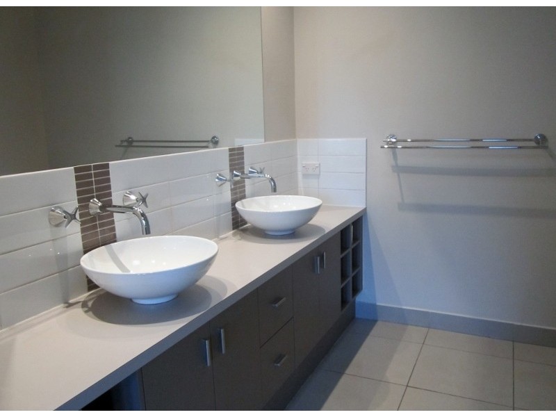 20 Robusta Avenue, Cranbourne VIC 3977