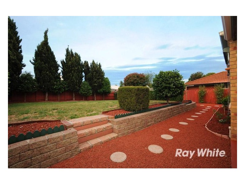 3 Flying Star Walk, Skye VIC 3977