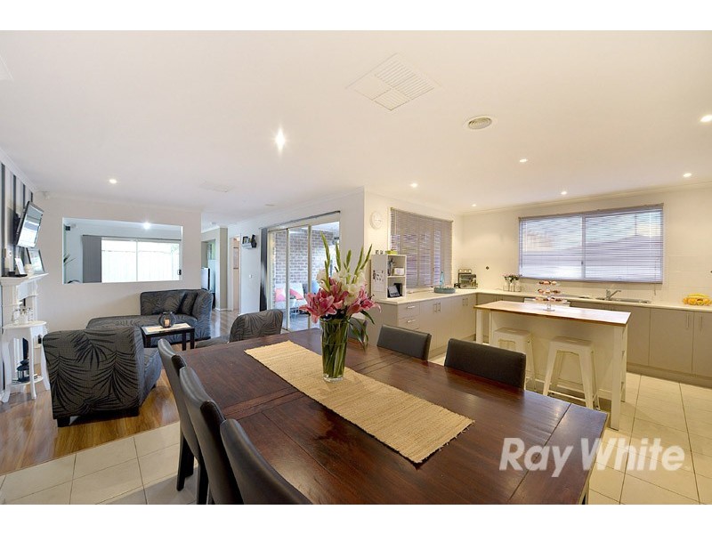 9 Hugden Close, Lyndhurst VIC 3975