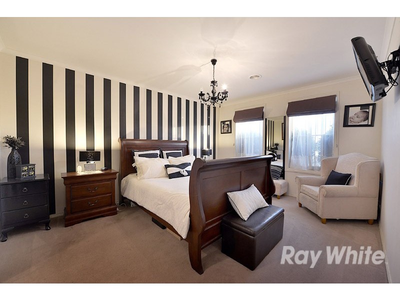 9 Hugden Close, Lyndhurst VIC 3975