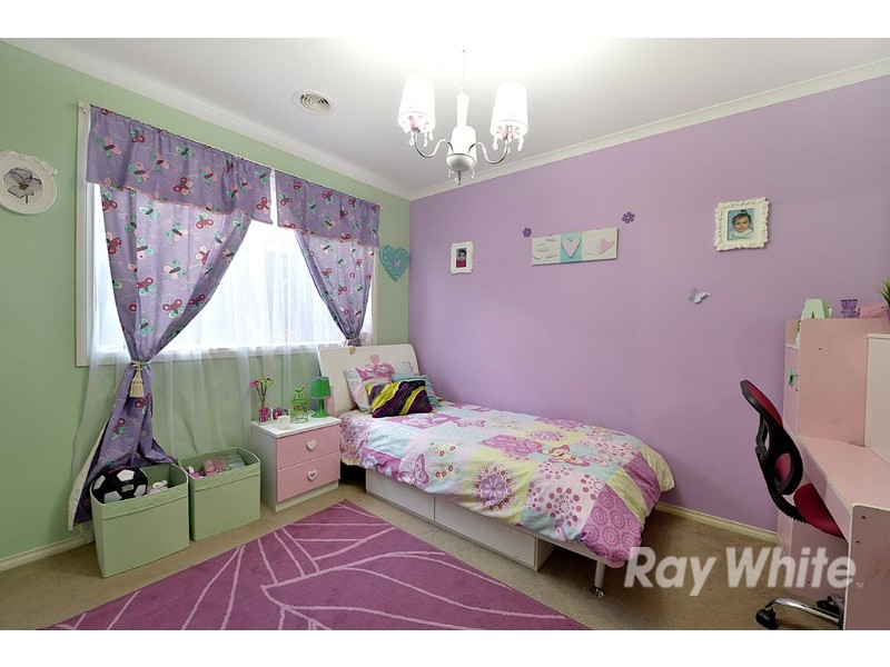 9 Hugden Close, Lyndhurst VIC 3975