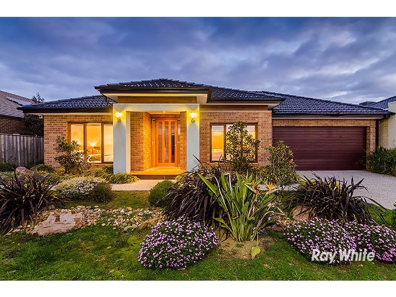 13 Mallett Grove, Lyndhurst VIC 3975