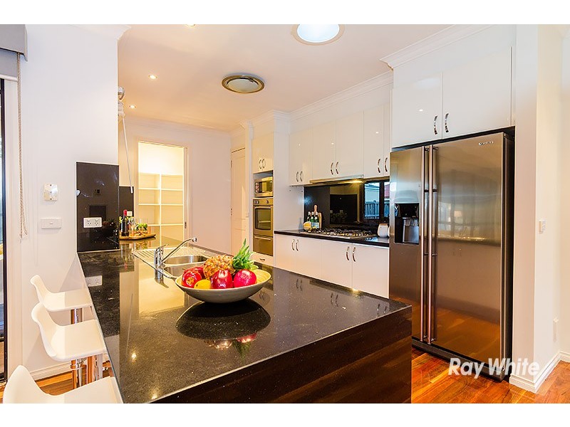 13 Mallett Grove, Lyndhurst VIC 3975