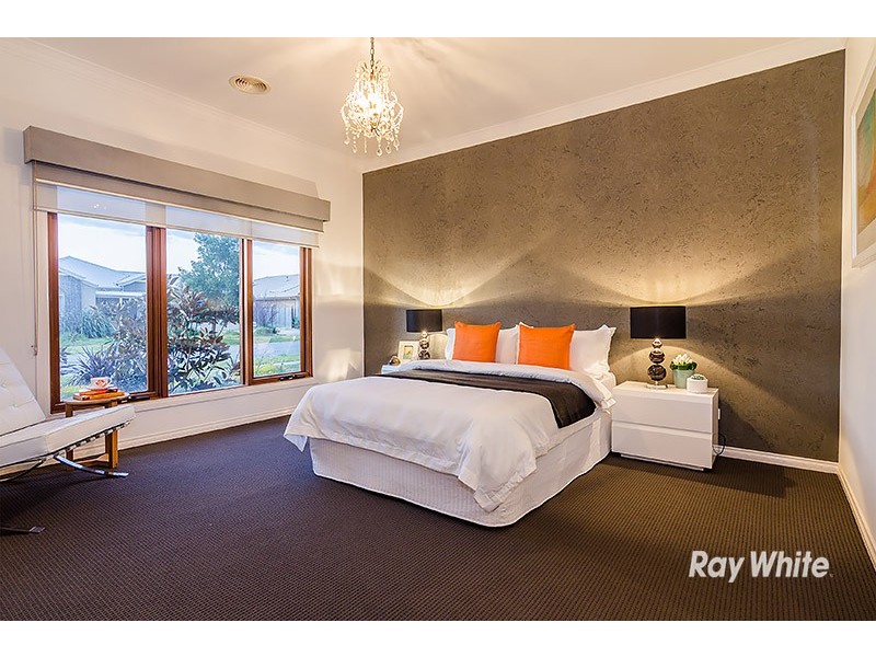 13 Mallett Grove, Lyndhurst VIC 3975