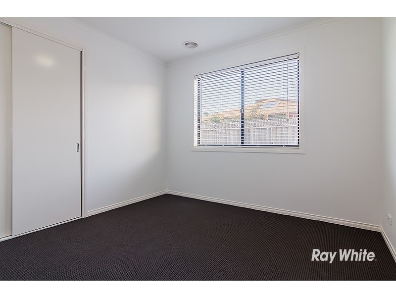 13 Mallett Grove, Lyndhurst VIC 3975