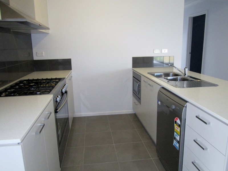 79 Como Parade, Clyde North VIC 3978