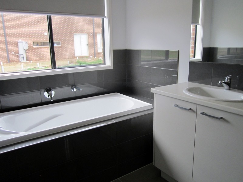 79 Como Parade, Clyde North VIC 3978