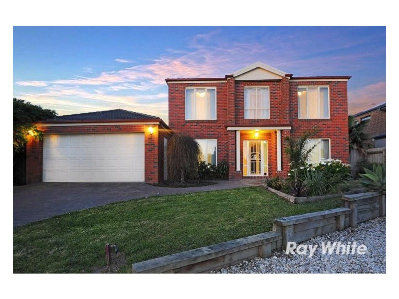 10 Sunningdale Crescent, Cranbourne VIC 3977