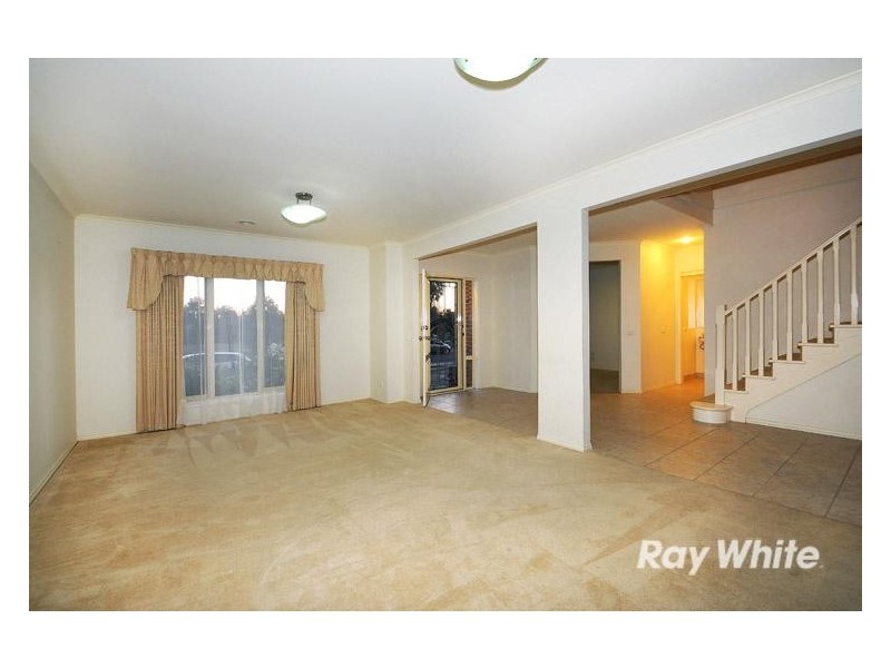 10 Sunningdale Crescent, Cranbourne VIC 3977