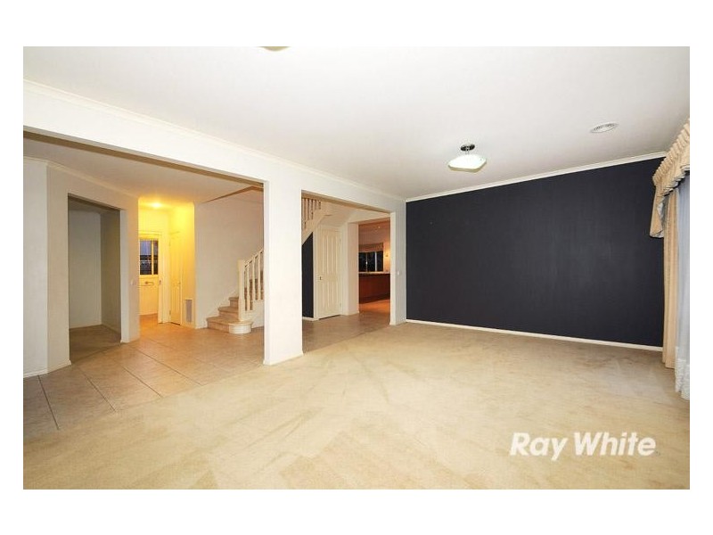 10 Sunningdale Crescent, Cranbourne VIC 3977