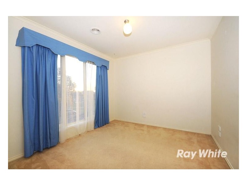 10 Sunningdale Crescent, Cranbourne VIC 3977