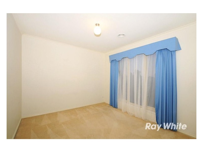 10 Sunningdale Crescent, Cranbourne VIC 3977