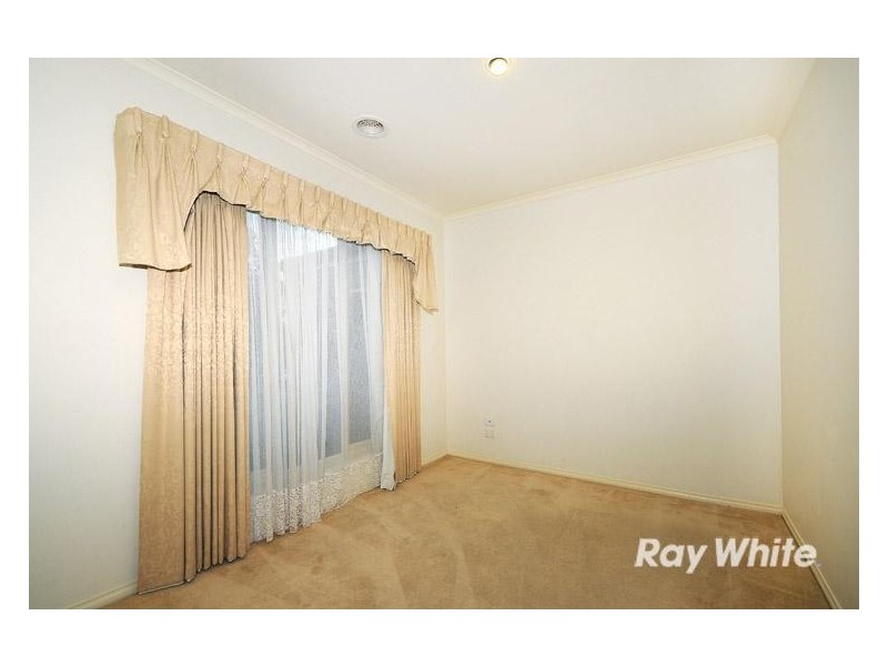 10 Sunningdale Crescent, Cranbourne VIC 3977