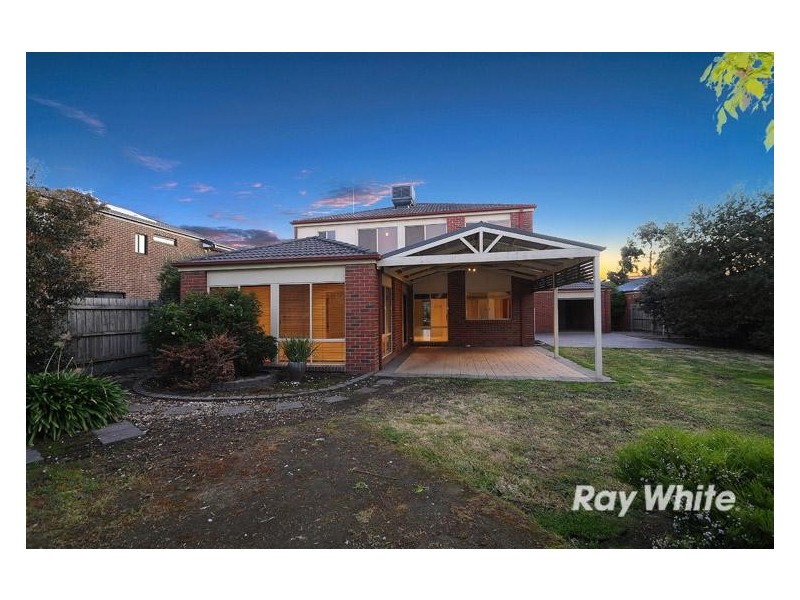 10 Sunningdale Crescent, Cranbourne VIC 3977