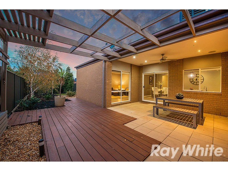 16 Kindred Avenue, Cranbourne North VIC 3977