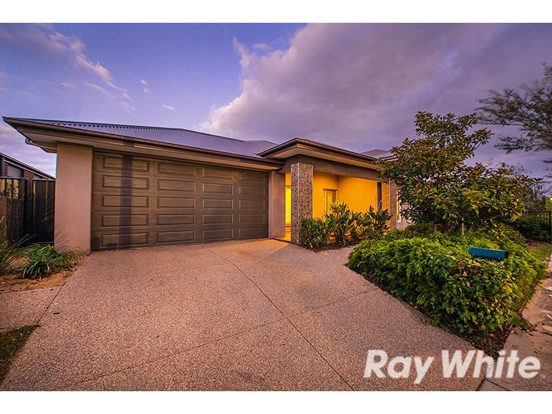 16 Kindred Avenue, Cranbourne North VIC 3977