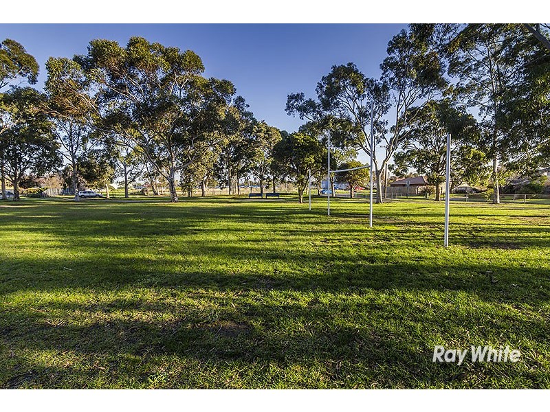 17 Ainsleigh Court, Cranbourne VIC 3977