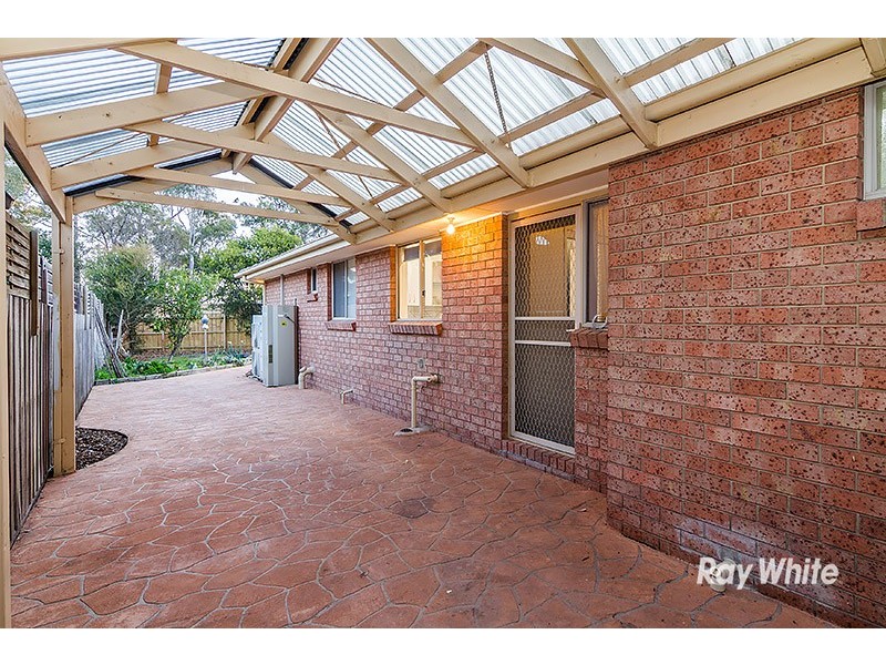 18 Loganberry Close, Cranbourne North VIC 3977