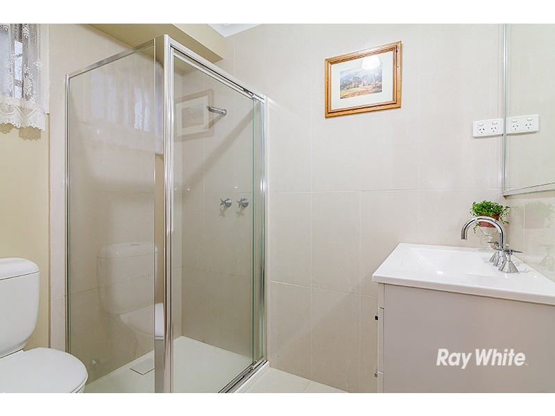 18 Loganberry Close, Cranbourne North VIC 3977
