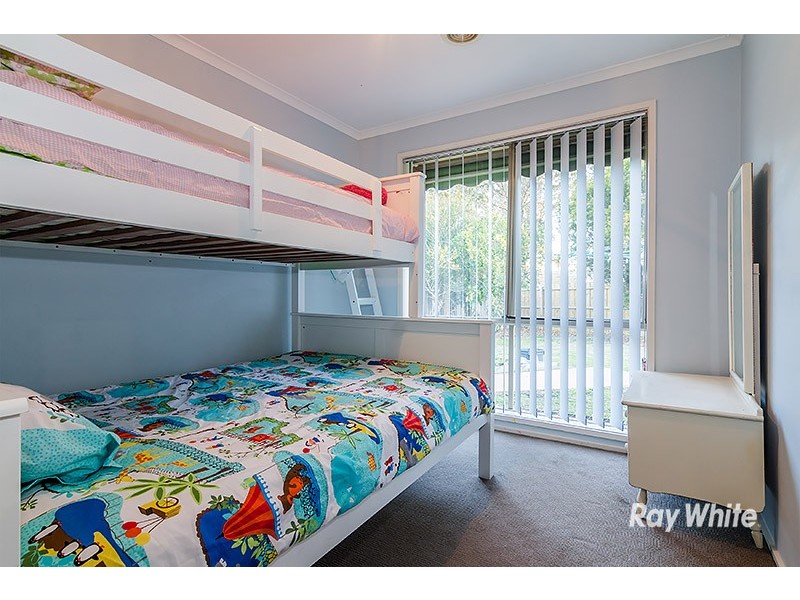 18 Loganberry Close, Cranbourne North VIC 3977