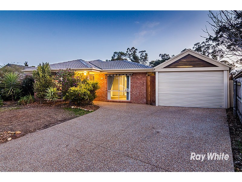 18 Loganberry Close, Cranbourne North VIC 3977