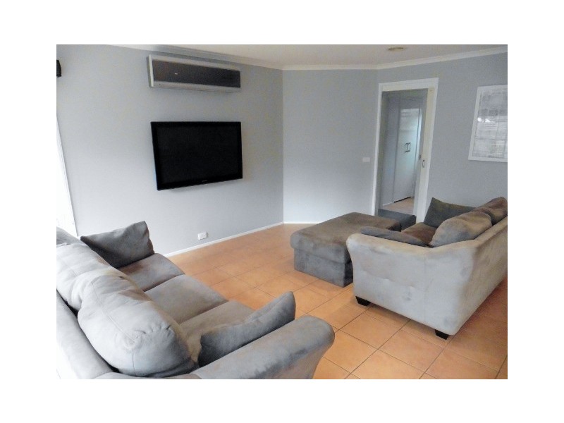 31 Dutton Close, Lynbrook VIC 3975