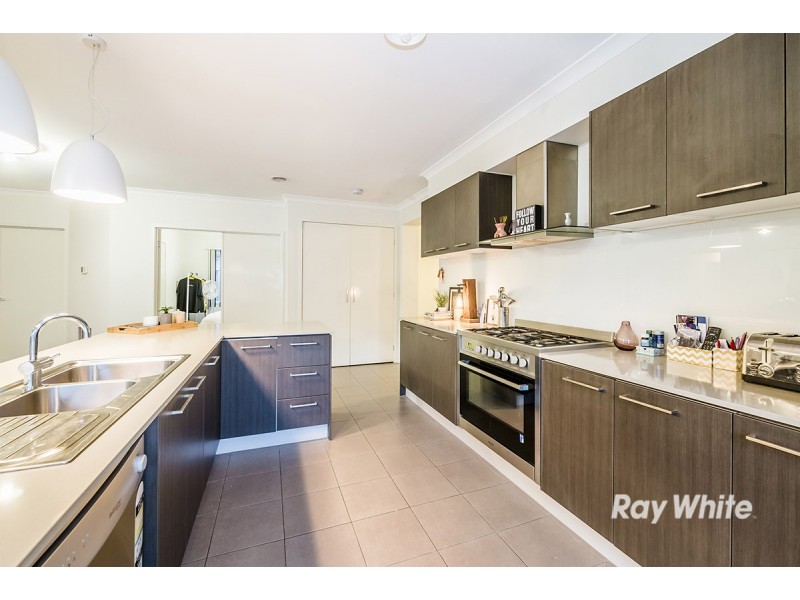 16 Black Caesar Drive, Cranbourne East VIC 3977