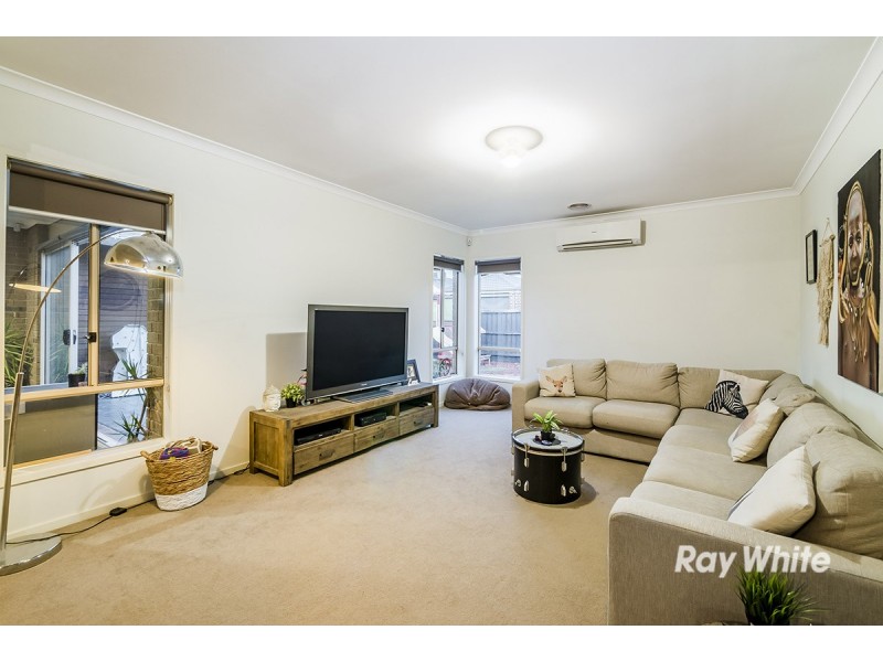 16 Black Caesar Drive, Cranbourne East VIC 3977