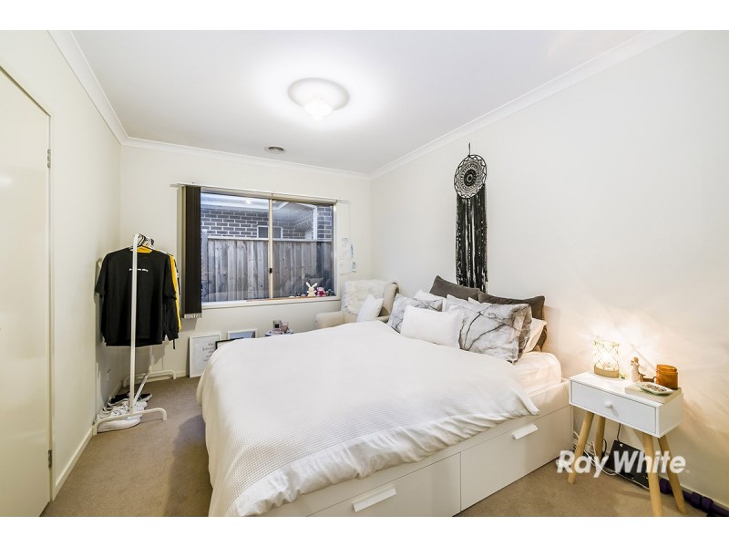 16 Black Caesar Drive, Cranbourne East VIC 3977