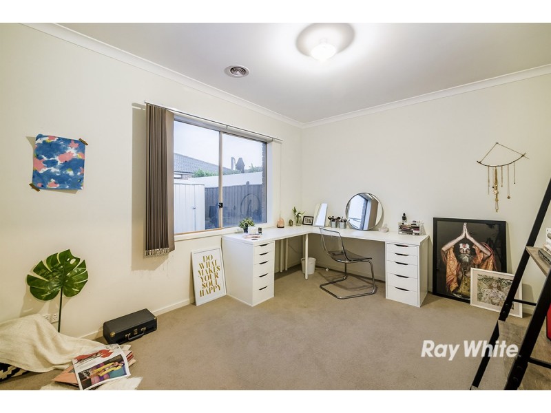 16 Black Caesar Drive, Cranbourne East VIC 3977