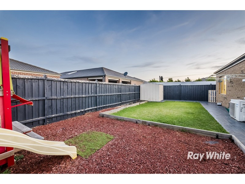 16 Black Caesar Drive, Cranbourne East VIC 3977