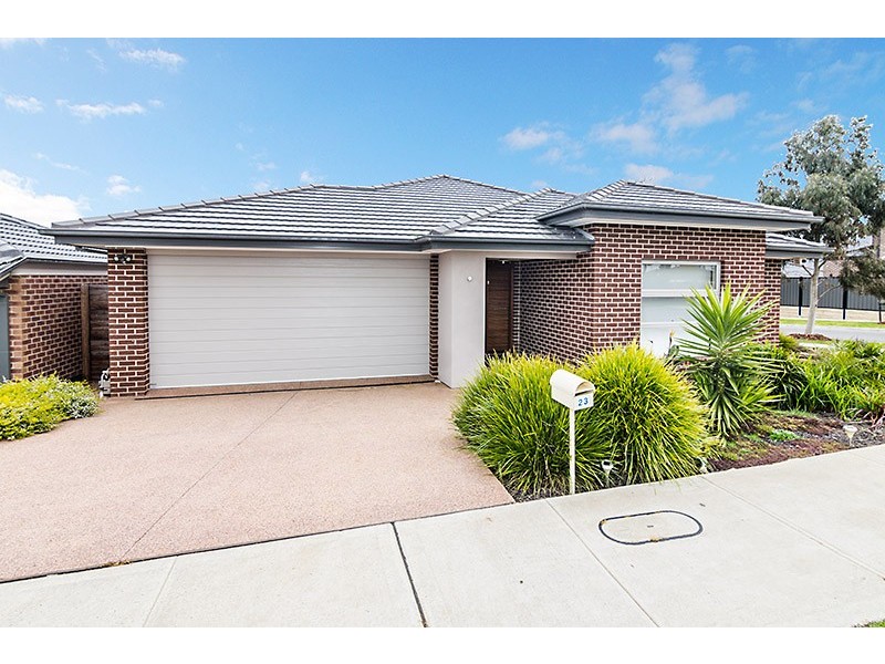 23 Hackney Circuit, Clyde North VIC 3978