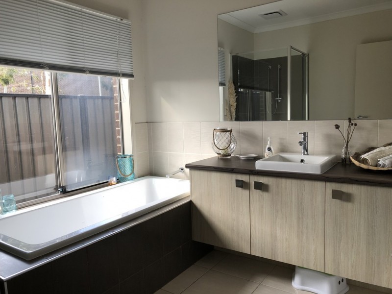 23 Hackney Circuit, Clyde North VIC 3978